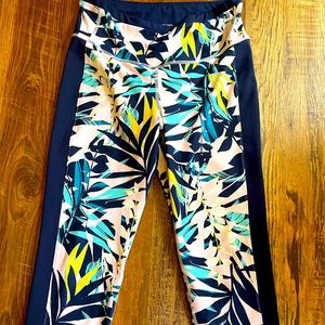 Women’s Old Navy Elevate Cropped Legging